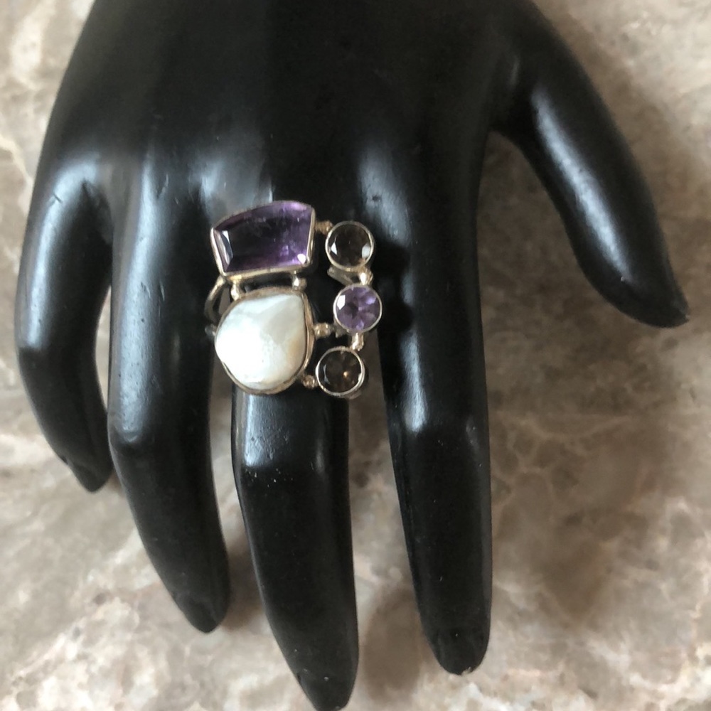 🔥RING 🔥 - Picture 2 of 4